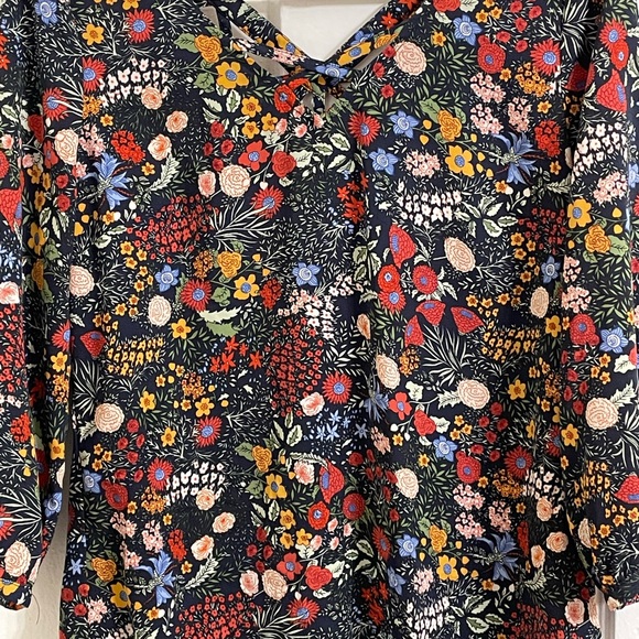 Skies Are Blue Floral Blouse - Picture 6 of 10